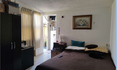 CASA EN VENTA VIVEROS DE LA LOMA PARA RENOVAR