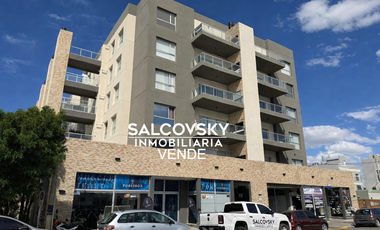 Departamento en venta en Puerto Madryn de 2 dormitorios con cochera a cuadras de la playa!