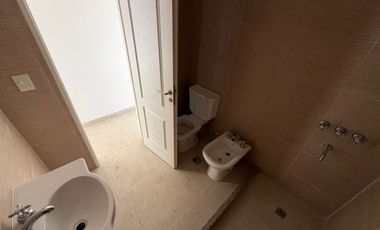 Departamento en venta en Puerto Madryn de 2 dormitorios con cochera a cuadras de la playa!
