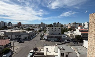 Departamento en venta en Puerto Madryn de 2 dormitorios con cochera a cuadras de la playa!