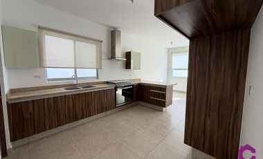 SE RENTA AMPLIA CASA EN QUERETARO JURIQUILLA ALBERCA VIG. 24 HRS. FOGATERO