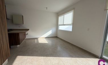 SE RENTA AMPLIA CASA EN QUERETARO JURIQUILLA ALBERCA VIG. 24 HRS. FOGATERO