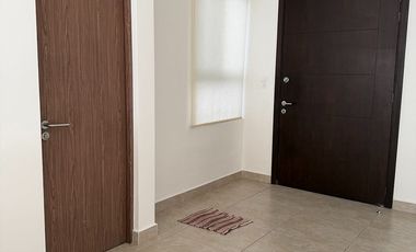 SE RENTA AMPLIA CASA EN QUERETARO JURIQUILLA ALBERCA VIG. 24 HRS. FOGATERO