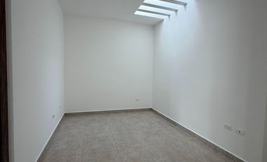 SE RENTA AMPLIA CASA EN QUERETARO JURIQUILLA ALBERCA VIG. 24 HRS. FOGATERO