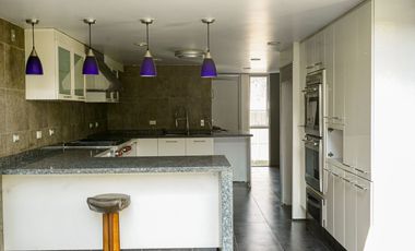 Residencia de lujo en jardínes del Pedregal.