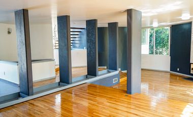 Residencia de lujo en jardínes del Pedregal.