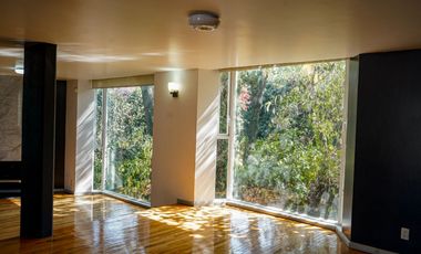 Residencia de lujo en jardínes del Pedregal.