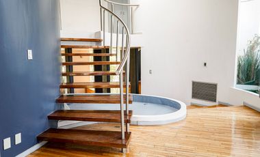 Residencia de lujo en jardínes del Pedregal.