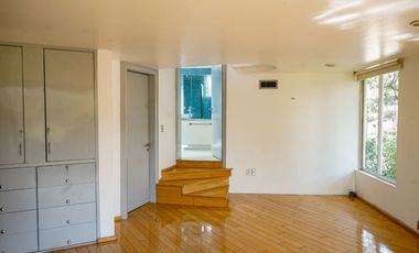 Residencia de lujo en jardínes del Pedregal.