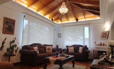 CASA EN VENTA URB. EL CONDADO