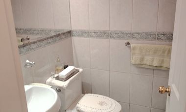 CASA EN VENTA URB. EL CONDADO