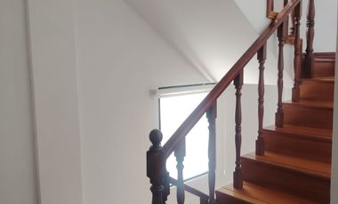 CASA EN VENTA URB. EL CONDADO
