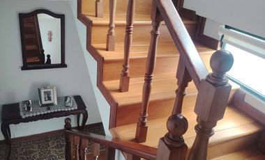 CASA EN VENTA URB. EL CONDADO