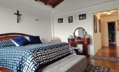 CASA EN VENTA URB. EL CONDADO