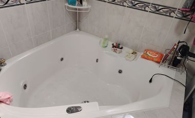 CASA EN VENTA URB. EL CONDADO