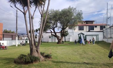 CASA EN VENTA URB. EL CONDADO