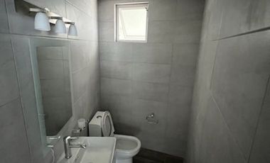 Casa en renta seminueva en Jardines del Bosque en calle normal 3 recámaras