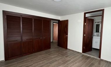 Casa en renta seminueva en Jardines del Bosque en calle normal 3 recámaras