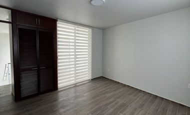 Casa en renta seminueva en Jardines del Bosque en calle normal 3 recámaras