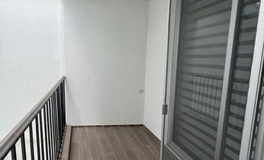 Casa en renta seminueva en Jardines del Bosque en calle normal 3 recámaras