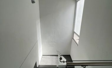 Casa en renta seminueva en Jardines del Bosque en calle normal 3 recámaras