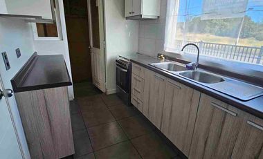 Arrienda casa frente a colegio en Jardin Austral