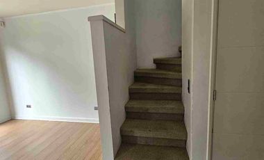 Arrienda casa frente a colegio en Jardin Austral