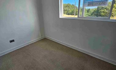 Arrienda casa frente a colegio en Jardin Austral