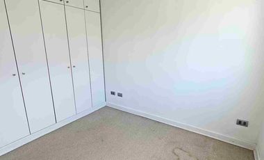 Arrienda casa frente a colegio en Jardin Austral