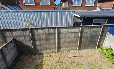 Arrienda casa frente a colegio en Jardin Austral