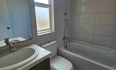 Arrienda casa frente a colegio en Jardin Austral