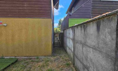 Arrienda casa frente a colegio en Jardin Austral