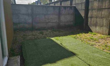 Arrienda casa frente a colegio en Jardin Austral