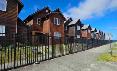 Arrienda casa frente a colegio en Jardin Austral