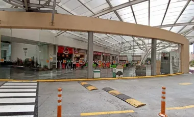 Arriendo Local En Plazoleta De Comidas