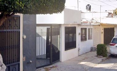 “LA CASA QUE ESTAS BUSCANDO TE ESTA ESPERANDO