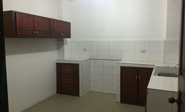 DEPARTAMENTO CENTRAL EN VENTA LOJA