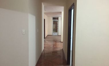 DEPARTAMENTO CENTRAL EN VENTA LOJA