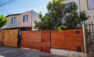 En Vicuña, venta de casa ampliada, remodelada y regularizada de 3D y  1B. $57 millones