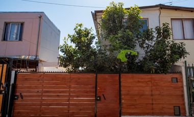 En Vicuña, venta de casa ampliada, remodelada y regularizada de 3D y  1B. $57 millones