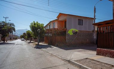 En Vicuña, venta de casa ampliada, remodelada y regularizada de 3D y  1B. $57 millones
