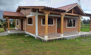 CASA EN RENTA EN COTACACHI, IMBABURA