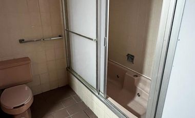 Casa en Renta $34,000.00 Solo para Oficinas a puerta cerrada, Sobre Av. Mascarones, Jardines del Country Zapopan, Jalisco, Mexico.