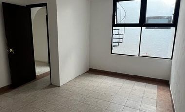 Casa en Renta $34,000.00 Solo para Oficinas a puerta cerrada, Sobre Av. Mascarones, Jardines del Country Zapopan, Jalisco, Mexico.