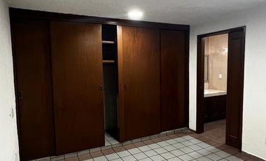 Casa en Renta $34,000.00 Solo para Oficinas a puerta cerrada, Sobre Av. Mascarones, Jardines del Country Zapopan, Jalisco, Mexico.