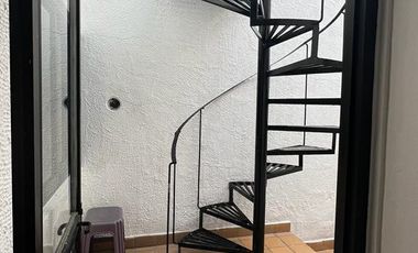 Casa en Renta $34,000.00 Solo para Oficinas a puerta cerrada, Sobre Av. Mascarones, Jardines del Country Zapopan, Jalisco, Mexico.