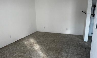 Casa en Renta $34,000.00 Solo para Oficinas a puerta cerrada, Sobre Av. Mascarones, Jardines del Country Zapopan, Jalisco, Mexico.