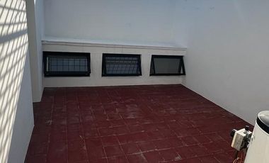 Casa en Renta $34,000.00 Solo para Oficinas a puerta cerrada, Sobre Av. Mascarones, Jardines del Country Zapopan, Jalisco, Mexico.