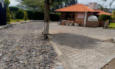 VENDO TERRENO DE 908m DENTRO DE URBANIZACION, Malchingui