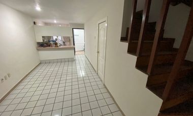 Casa en Renta $12,200.00 Coto por Av. Mariano Otero y Av. Patria